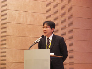 Mr. Masaaki Ishii, the lecturer on behalf of Josai University,  delivers a summary.
