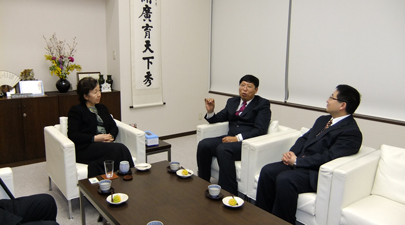 Chancellor greets the President of Tianjin Foreign Studies University