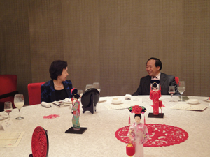 Chancellor Mizuta with Secretary Liu of Dalian University of Foreign Languages