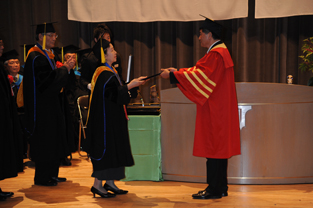 Presentation of the honorary doctorate to Zhang De Xiang