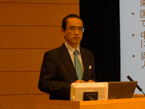Josai Center for Graduate Studies Director Motoyuki Ono during his lecture