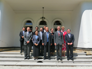 A commemorative photo with Ambassador Kunikata and Charles University leadership