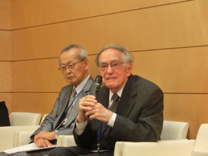Donald Keene (right) speaks during the reception; Oba Toshio at his left
