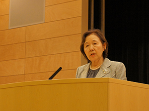 Chancellor Mizuta opens the symposium