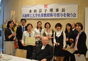 Commemorative photo with Japan-China Joint Doctoral Program students