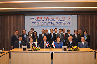 A commemorative photo with participants