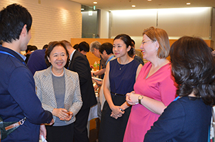 Chancellor Mizuta and Ambassador Fialková interact with students