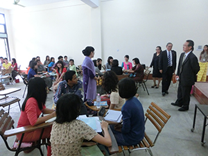 Interacting with students from the Japanese Language department