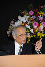 Dr. Kobayashi delivers his keynote
