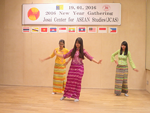 Myanmar student dance performance
