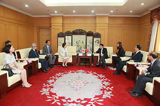 Meeting with Party Secretary Wang Hansong