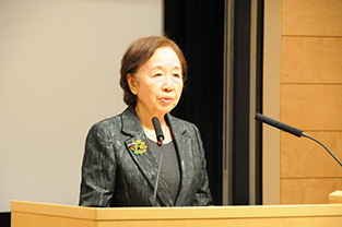 Chancellor Mizuta delivering the opening address
