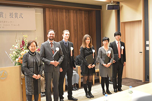 Former Chancellor Mizuta and the winners of the Poetry Awards for Excellence