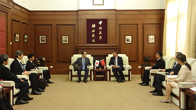 Meeting with President Xiu Gang at Tianjin Foreign Studies University