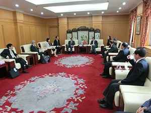 Meeting with Party Secretary Wang Hansong at Dalian University of Science and Technology