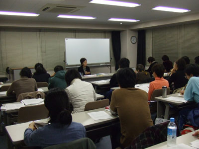講義する水田学長