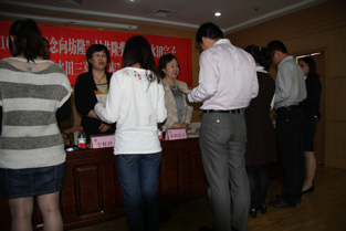 Scholarship Fellows Receive their Certificate of Acceptance