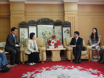 Meeting with Secretary Zhang De Xiang of DLUT