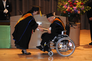 Presentation of the honorary doctorate to Murai Takashi