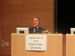 セント・イシュトバン大学　László Solti 学長