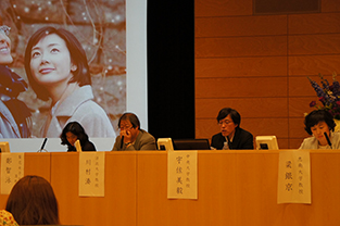 The four panelists (from right: Associate Professors Jung and Professors Kawamura, Usami, Yang)