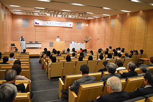 The debate contest in progress