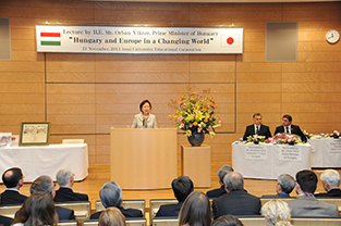 A look at the ceremony announcing the Josai Institute for Central European Studies’ Founding