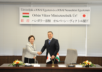 Prime Minister Orbán and Chancellor Mizuta shake hands