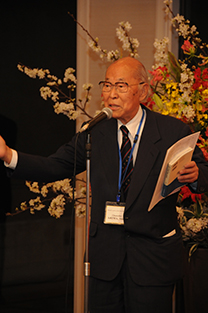 Welcome address from Prof. Arima at the commemorative dinner reception