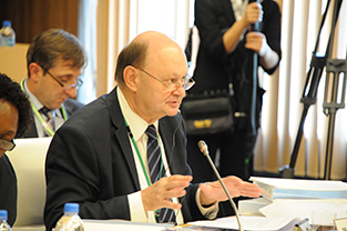 University of Łódź President Nykiel speaks at the forum