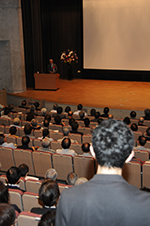 学生の質問にも丁寧に答えていただきました