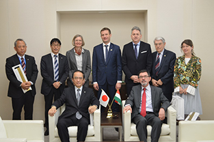 Standing L to R: Vice-Dean Goto, President Sugibayashi, Counsellor Juhász, H.E. Ambassador Palanovics, Director Pop, Professor Sándor, and Professor Mernyei Seated: Chancellor ad interim Mr. Ono and Rector Szél