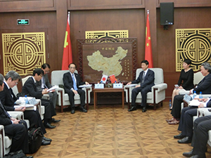 Meeting with President Lin Qun